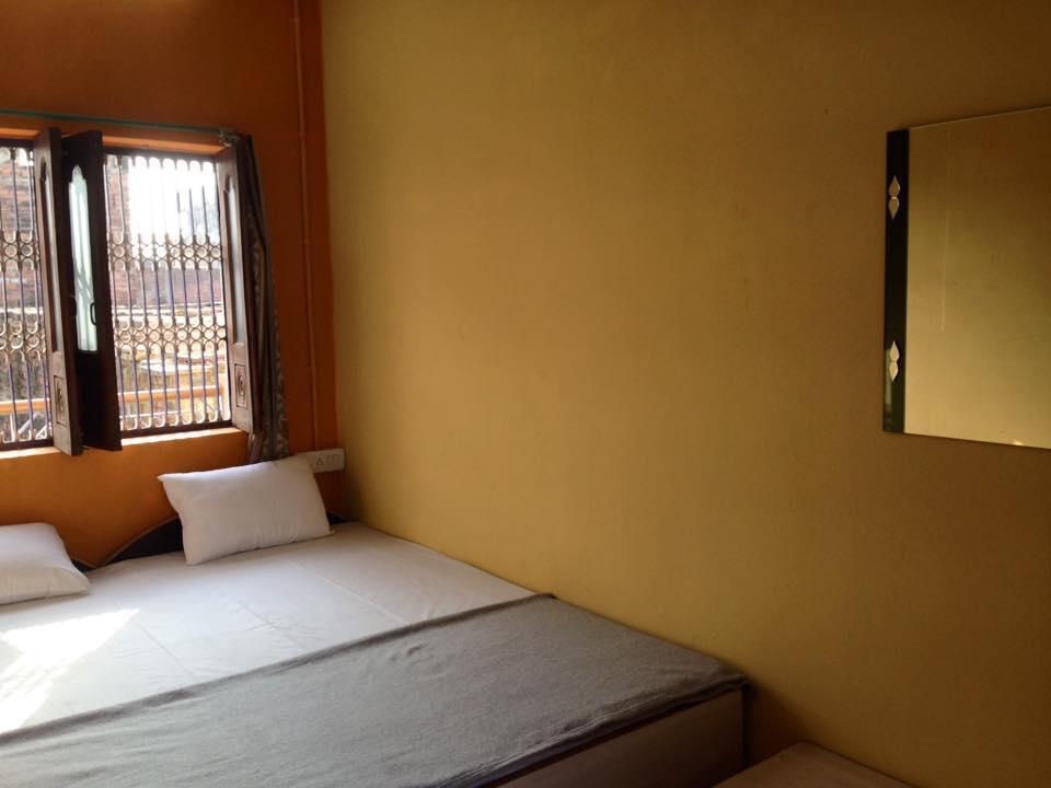 Paradise Inn Guest House Варанаси Стая снимка