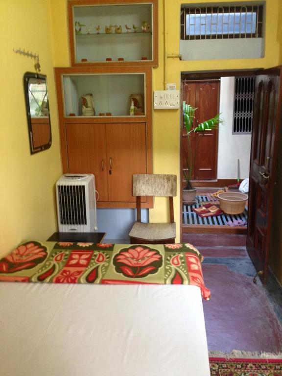 Paradise Inn Guest House Варанаси Стая снимка