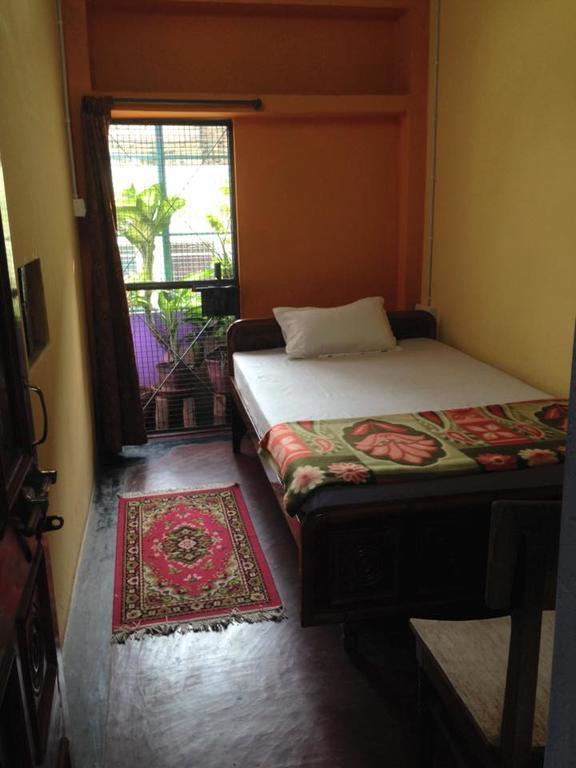 Paradise Inn Guest House Варанаси Стая снимка