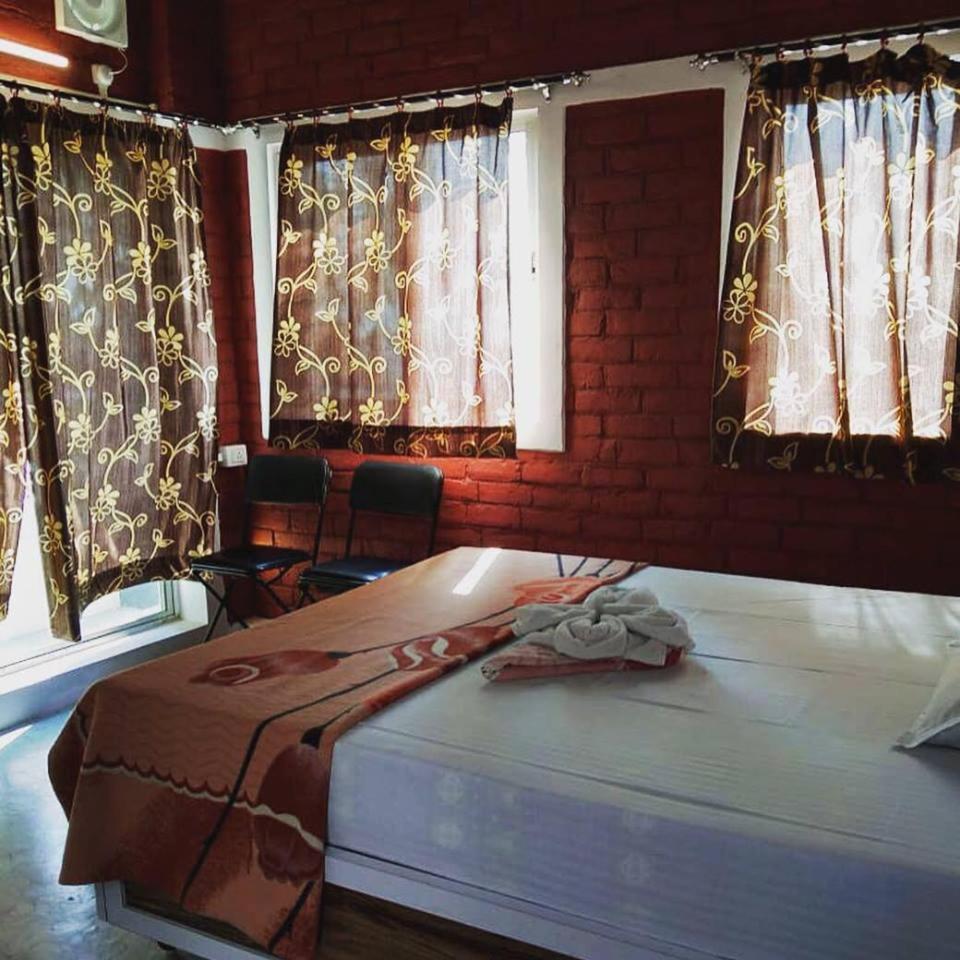 Paradise Inn Guest House Варанаси Екстериор снимка